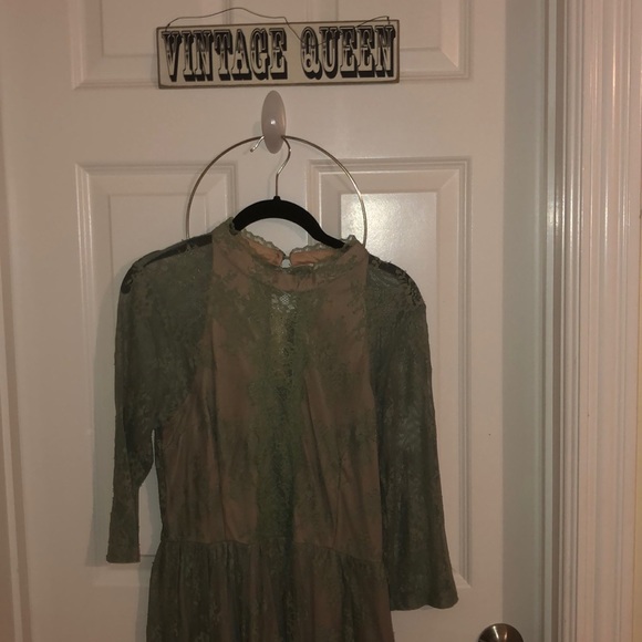 Stunning mint lace dress 👗 - Picture 7 of 11